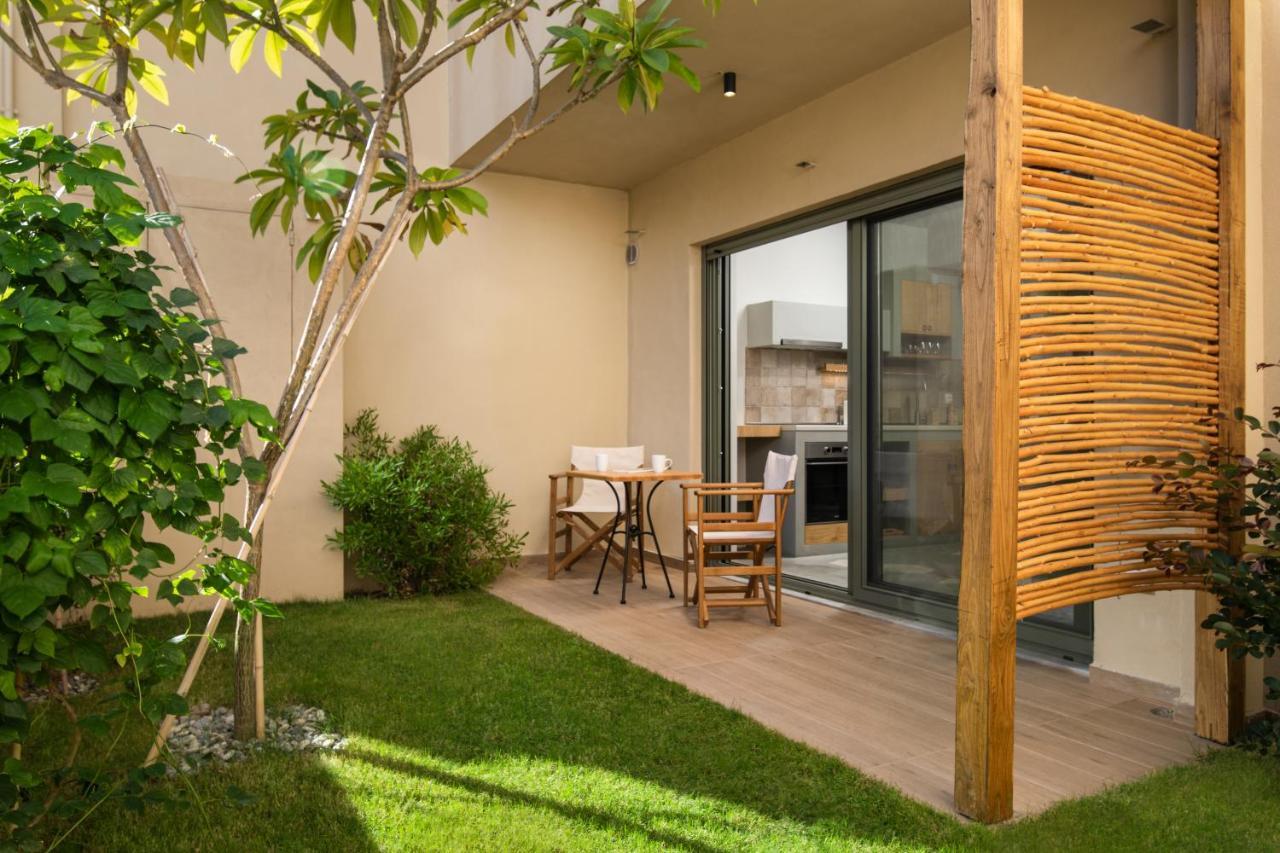 Villas Plumeria Palaiochora Exterior photo